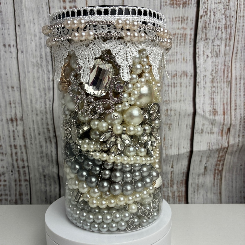 Mystery Treasure  32 oz Jar - Lot 0243